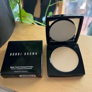 NIB Bobbi Brown Sheer Finish Pressed Powder 9g Pale Yellow